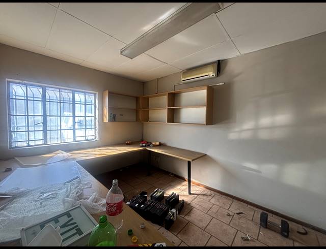 528M² WAREHOUSE TO LET IN PAROW INDUSTRIAL